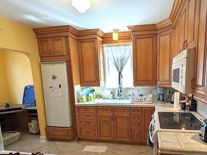 West King Edward Avenue - Photo 5