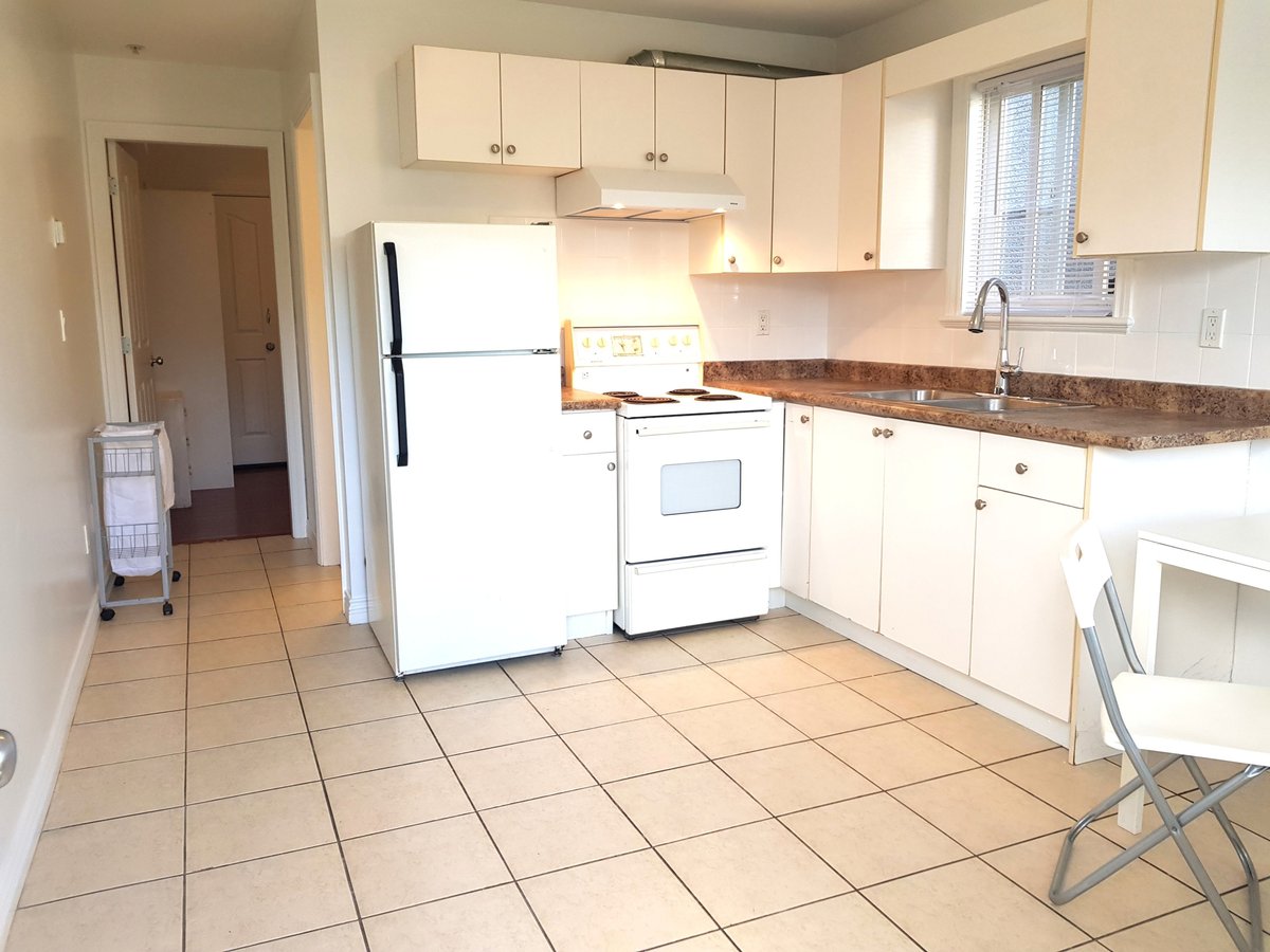 2366 Nanaimo Street - Photo 2