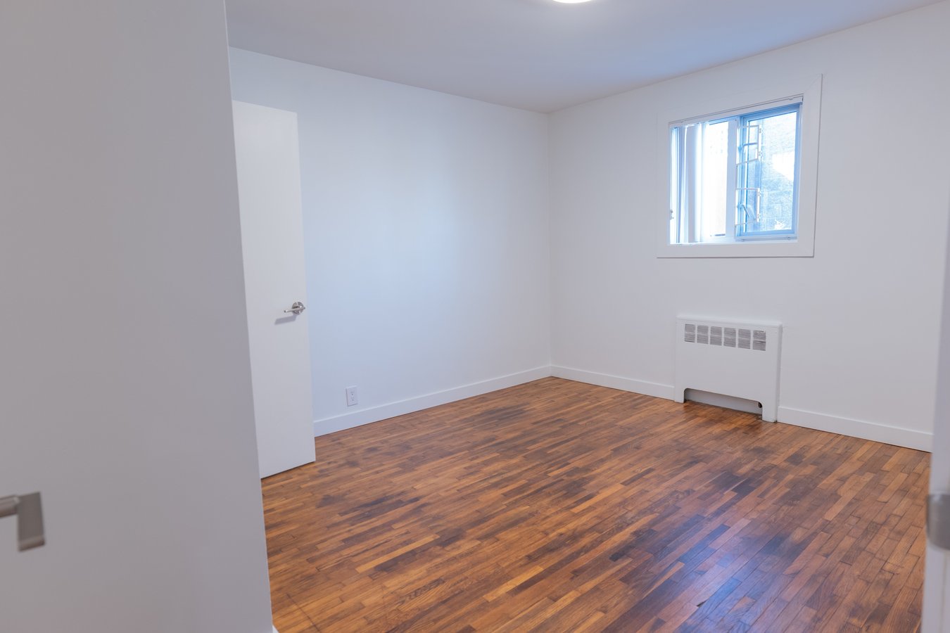 2185 Oxford Street - Photo 8