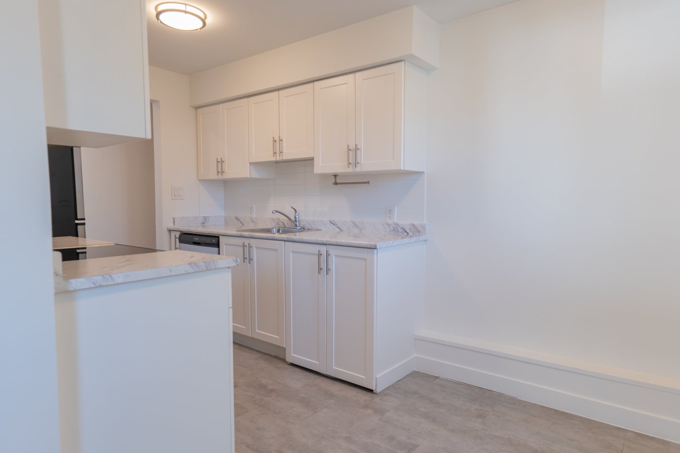 2185 Oxford Street - Photo 15