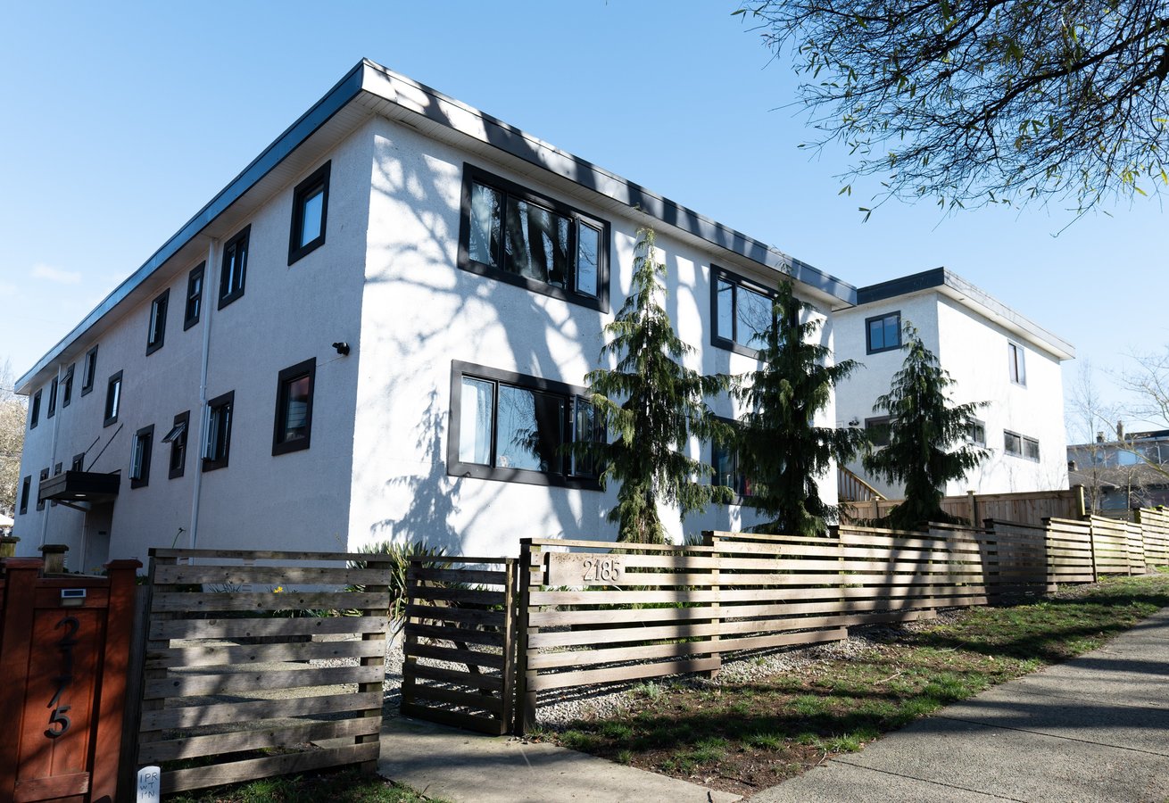 2185 Oxford Street - Photo 20