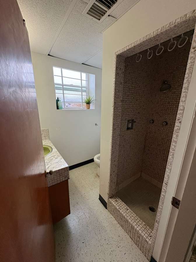 East 64th Avenue - Photo 8