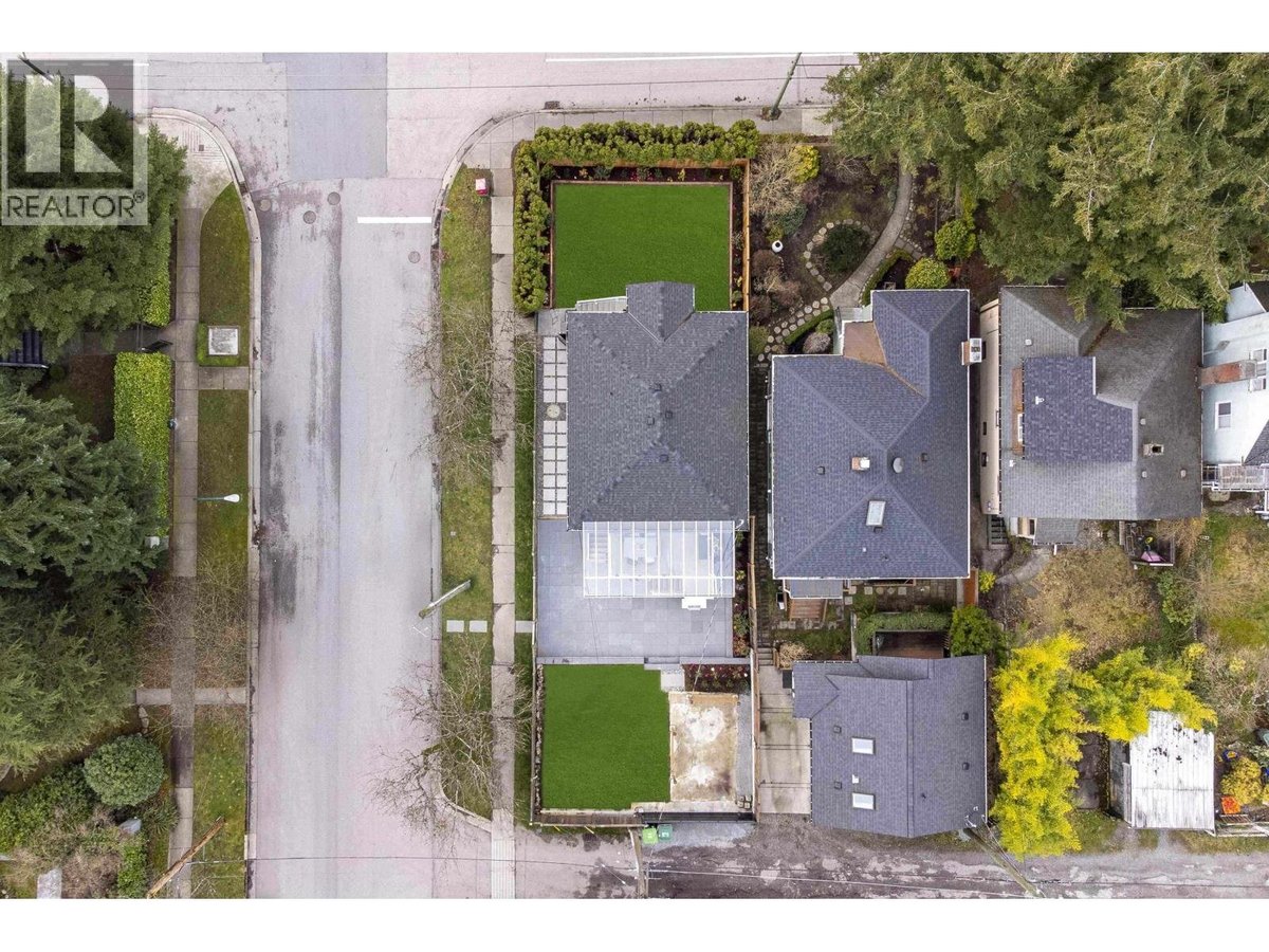 529x DUNBAR STREET - Photo 8