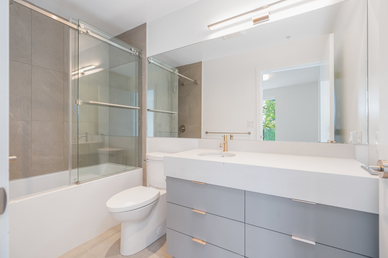3137 West Broadway - Photo 4