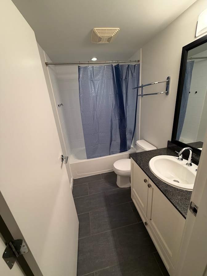 Howe Street - Photo 3