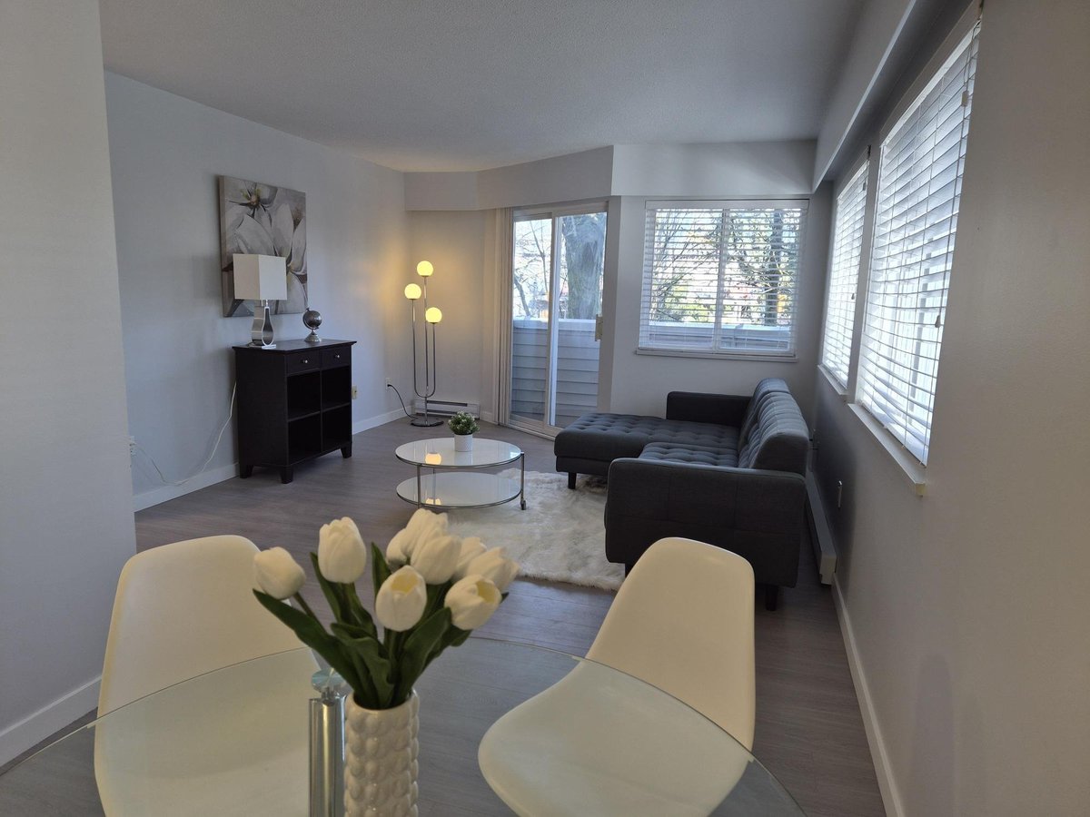 29 Nanaimo Street - Photo 2