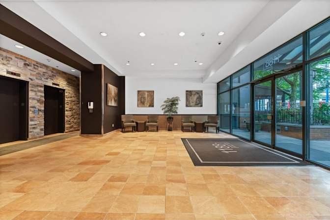 Howe Street - Photo 19