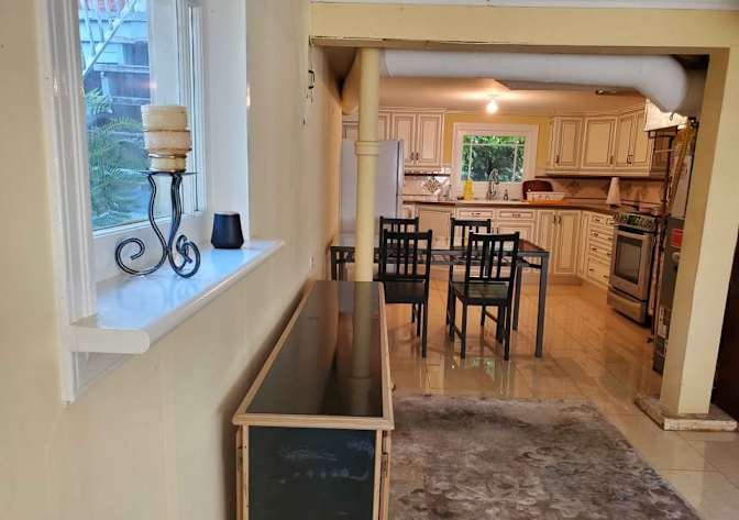 West King Edward Avenue - Photo 2