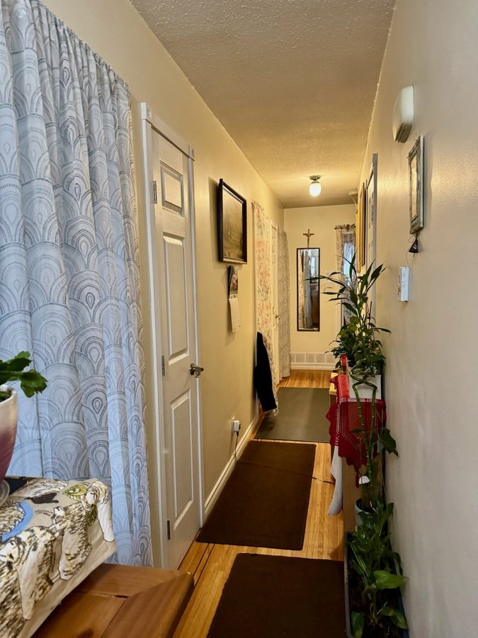 East 42nd Avenue - Photo 9