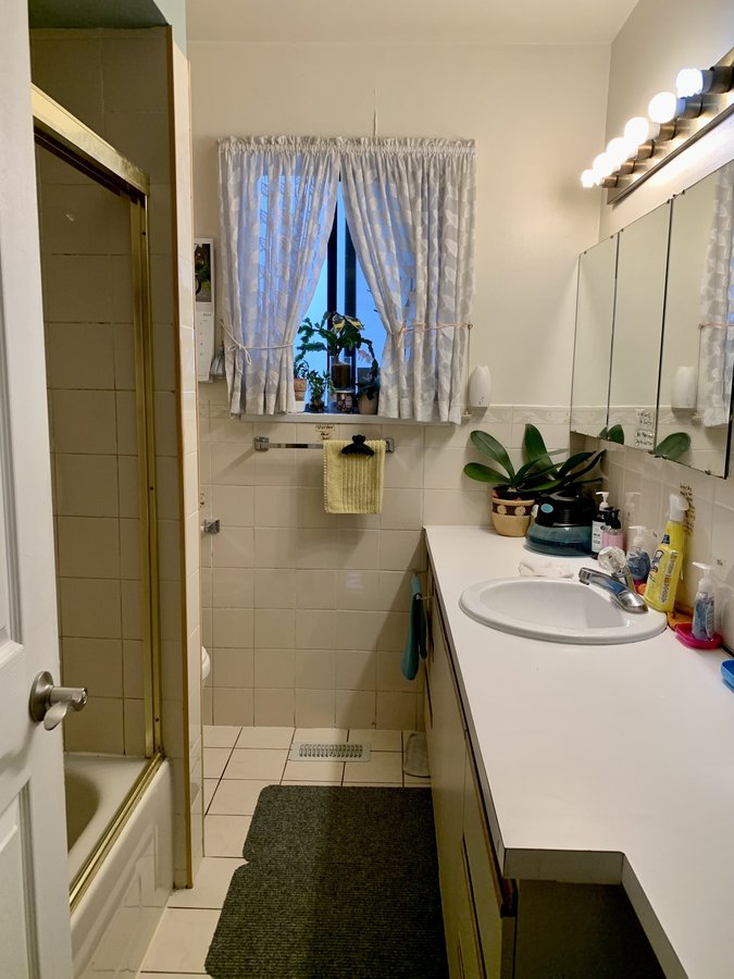 East 42nd Avenue - Photo 13
