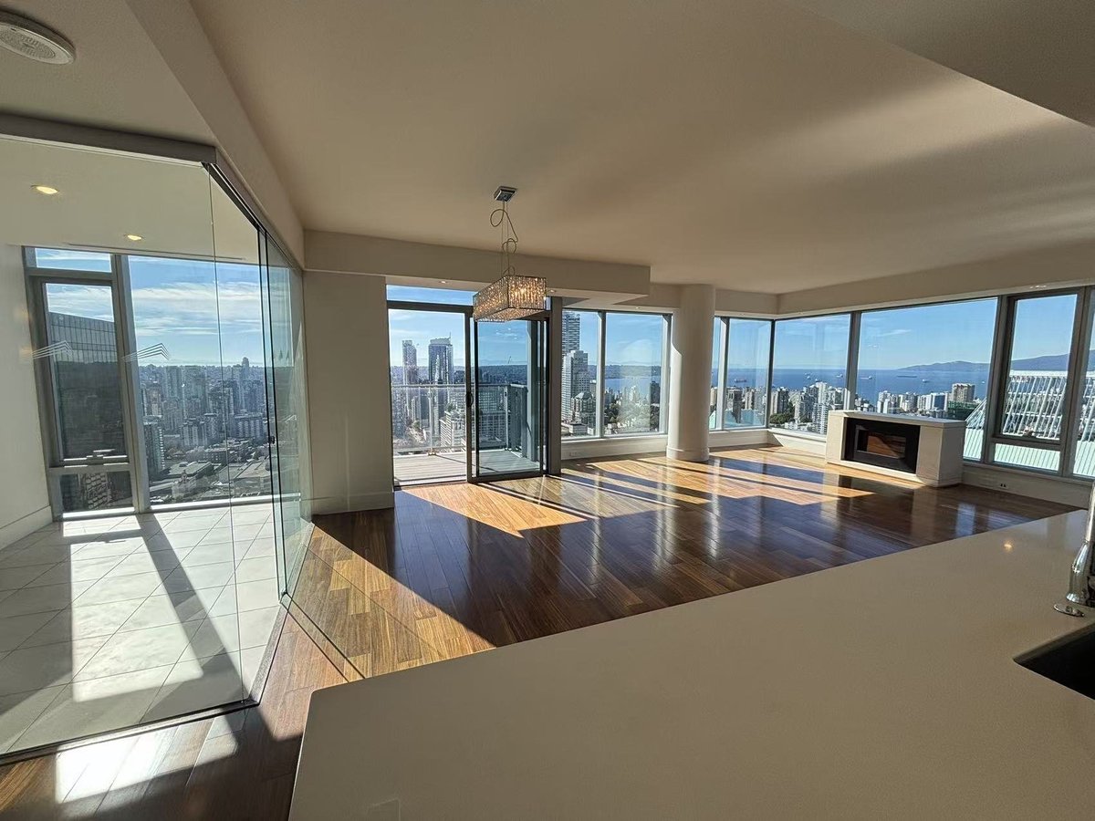 667 Howe Street - Photo 2