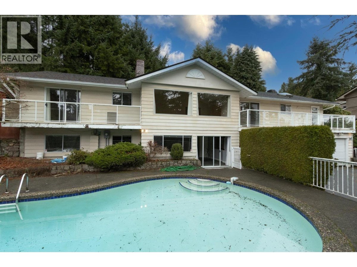 1381 CAMBRIDGE ROAD - Photo 2