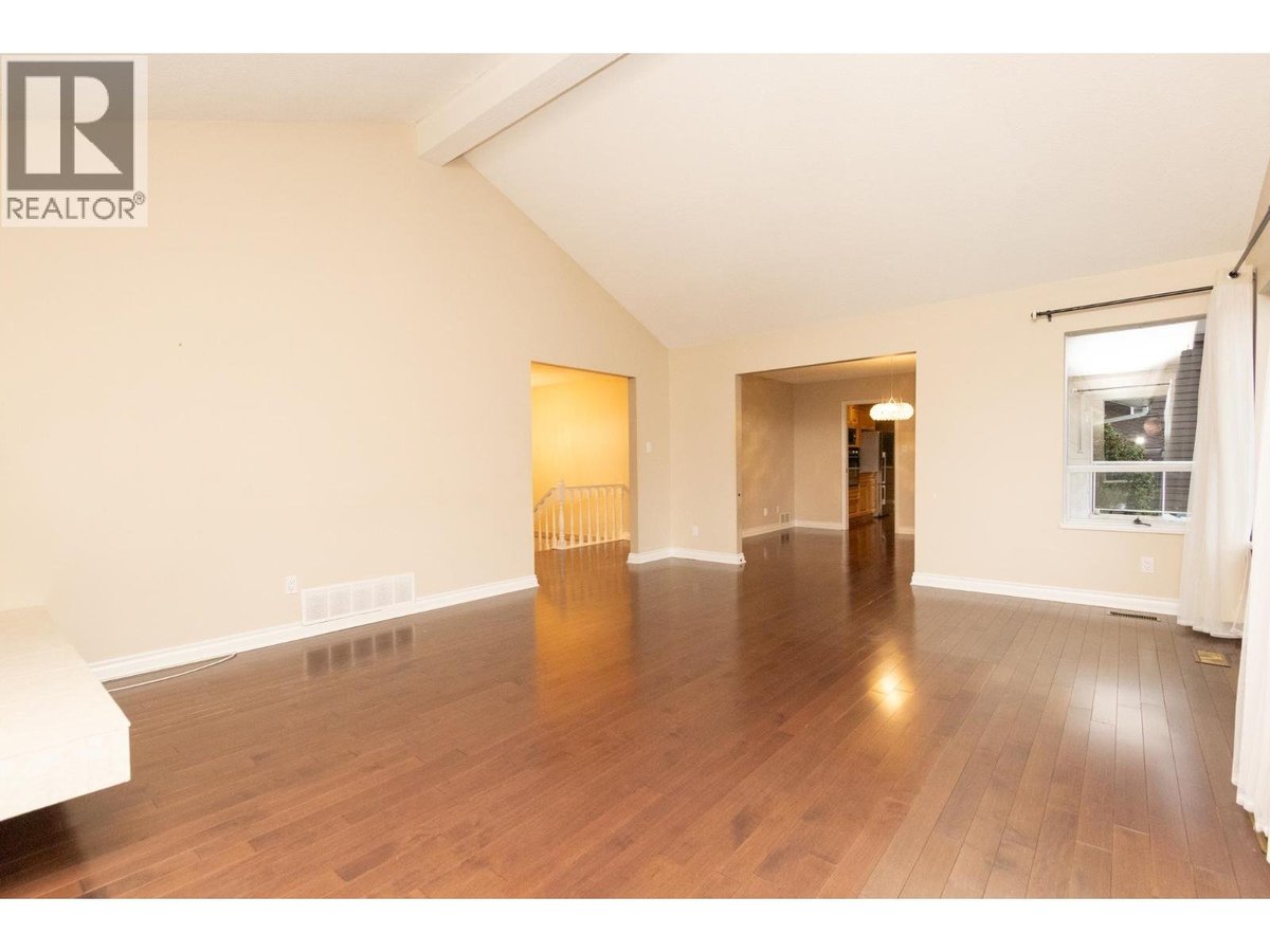 1381 CAMBRIDGE ROAD - Photo 4