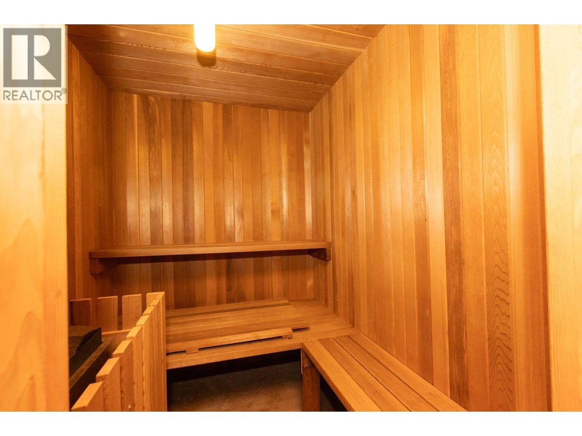 1381 CAMBRIDGE ROAD - Photo 5