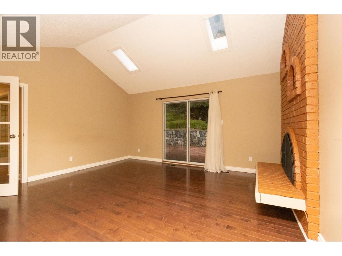 1381 CAMBRIDGE ROAD - Photo 8