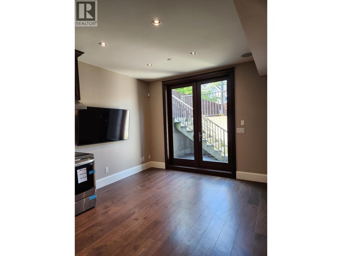 W 13 AVENUE - Photo 3