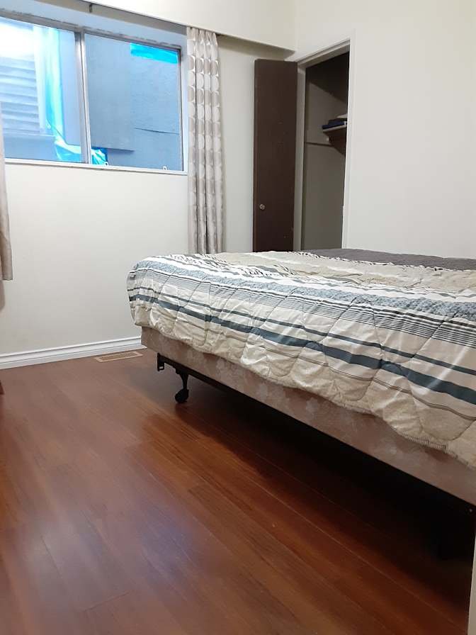 East Broadway - Photo 4