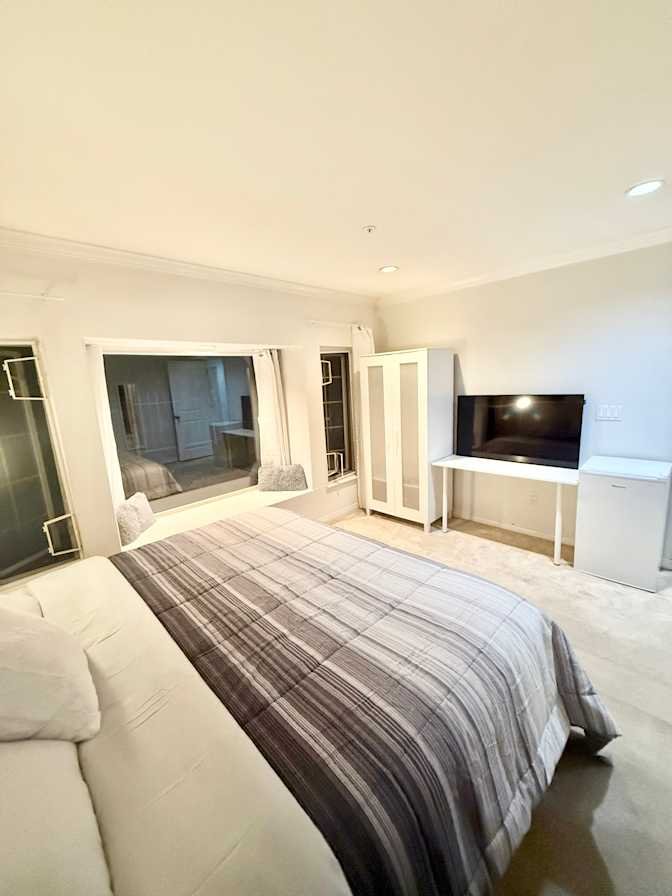 West 41st Avenue - Photo 3