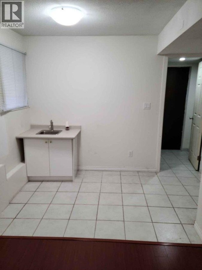 38xx WINDERMERE STREET - Photo 9
