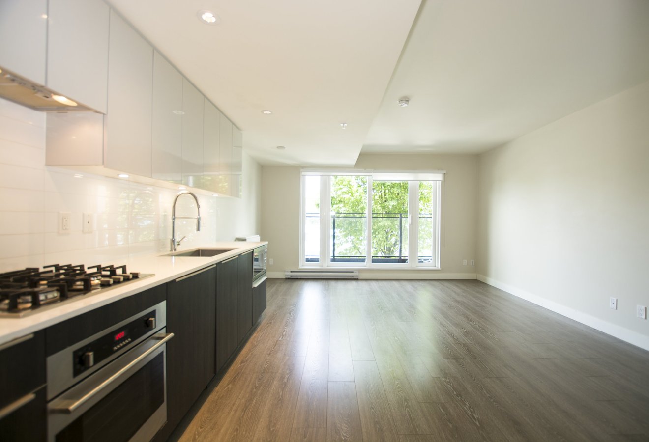 1588 East Hastings Street - Photo 2