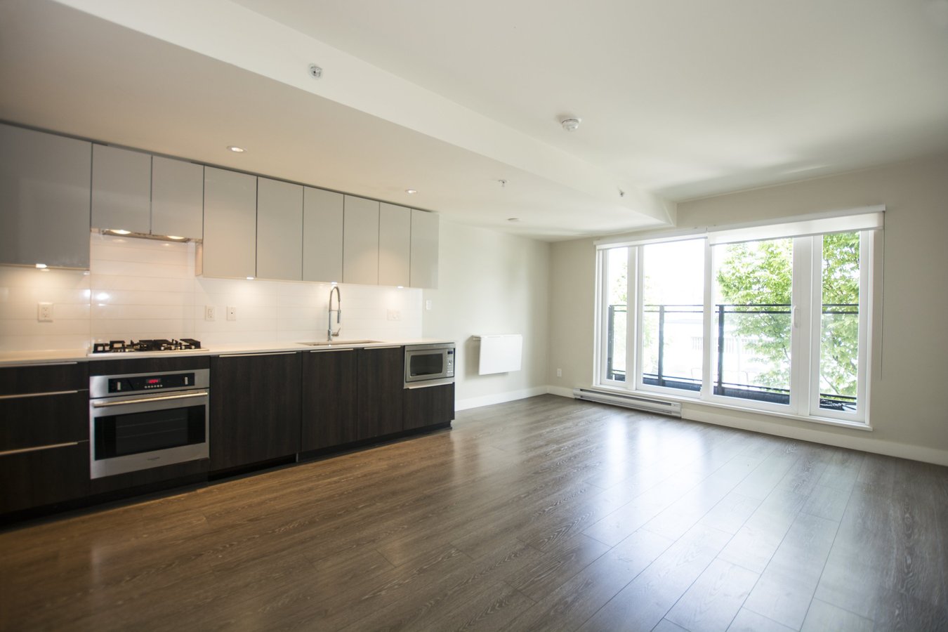 1588 East Hastings Street - Photo 1