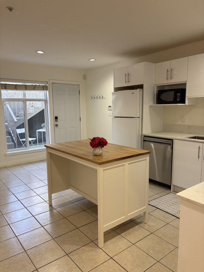 3139 Venables Street - Photo 1