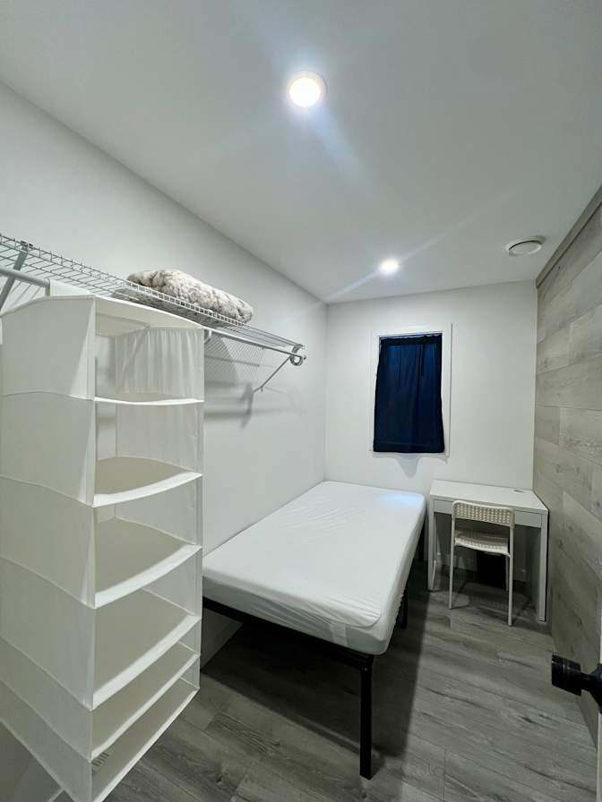 Vanness Avenue - Photo 1