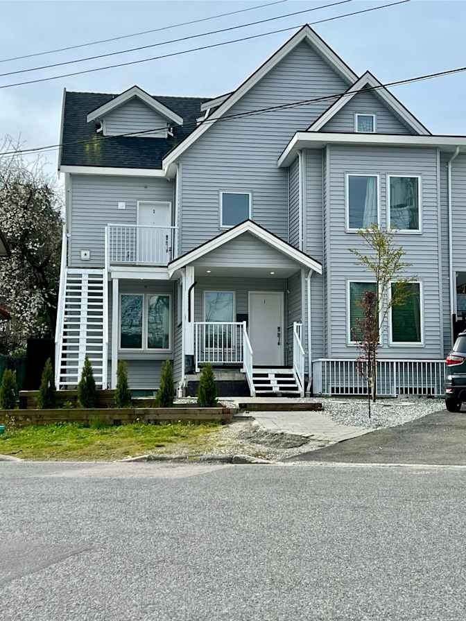 Vanness Avenue - Photo 2