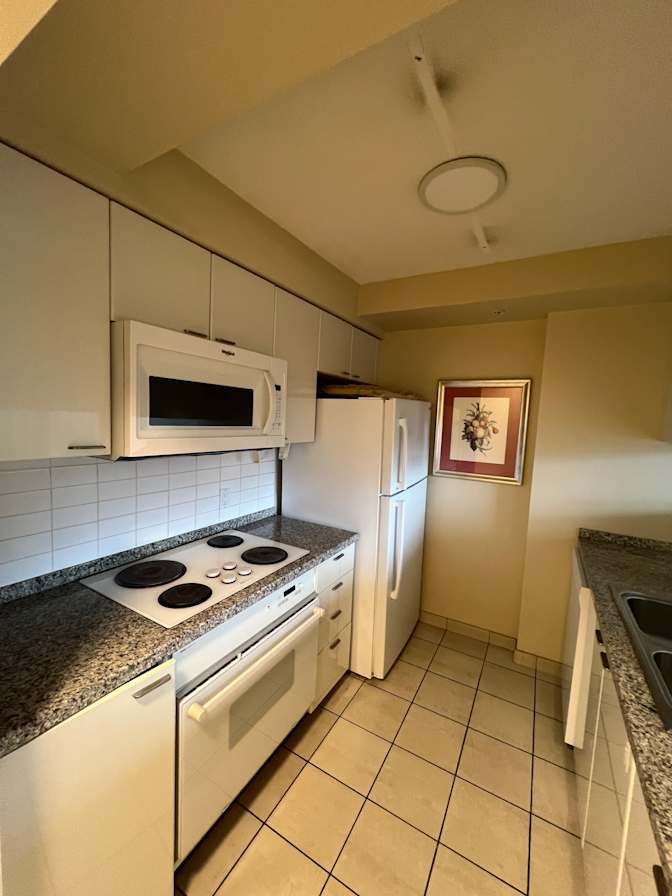 Alberni Street - Photo 4