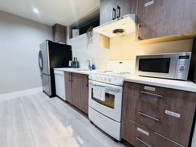 East 48th Avenue - Photo 6