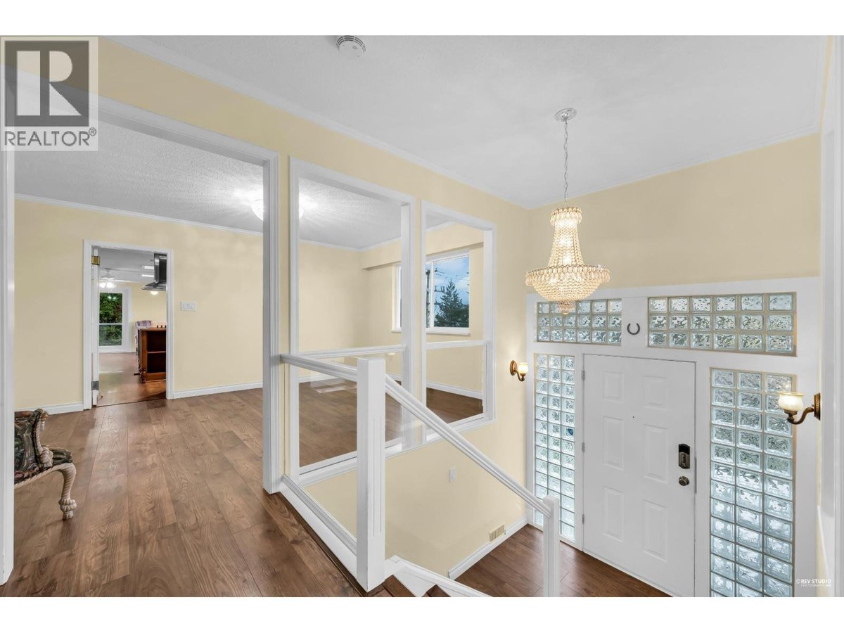 675 ST. ANDREWS ROAD - Photo 7