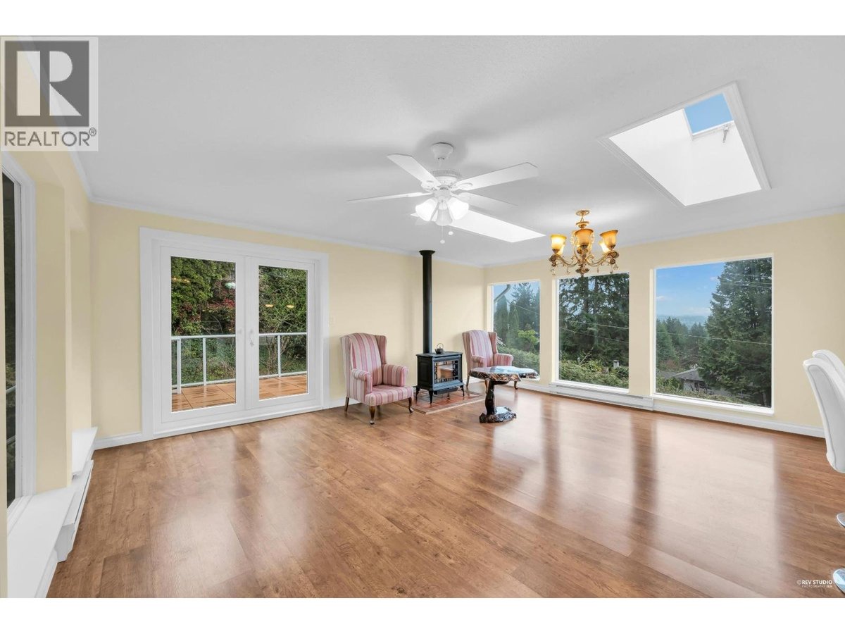 675 ST. ANDREWS ROAD - Photo 17