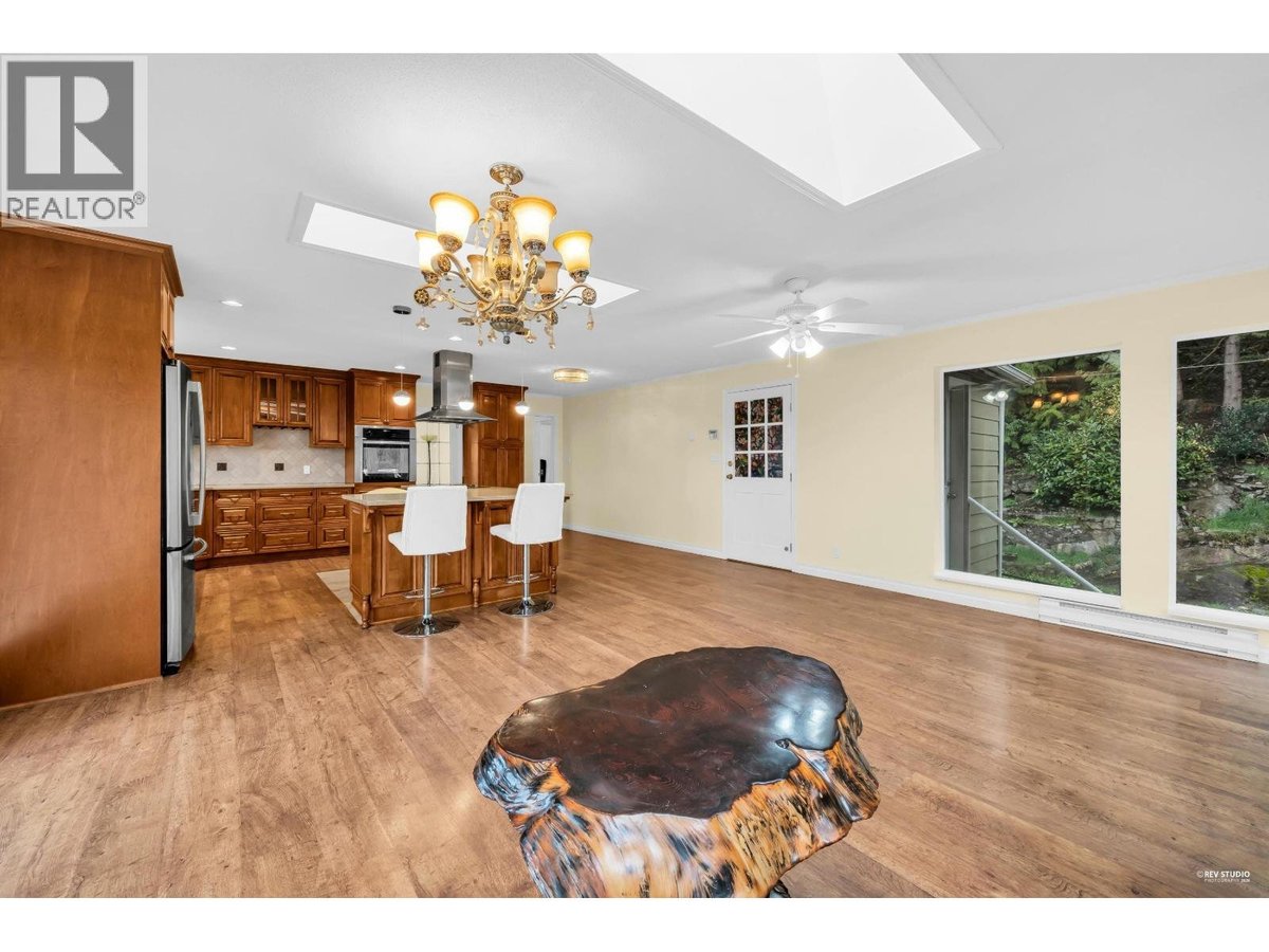 675 ST. ANDREWS ROAD - Photo 19