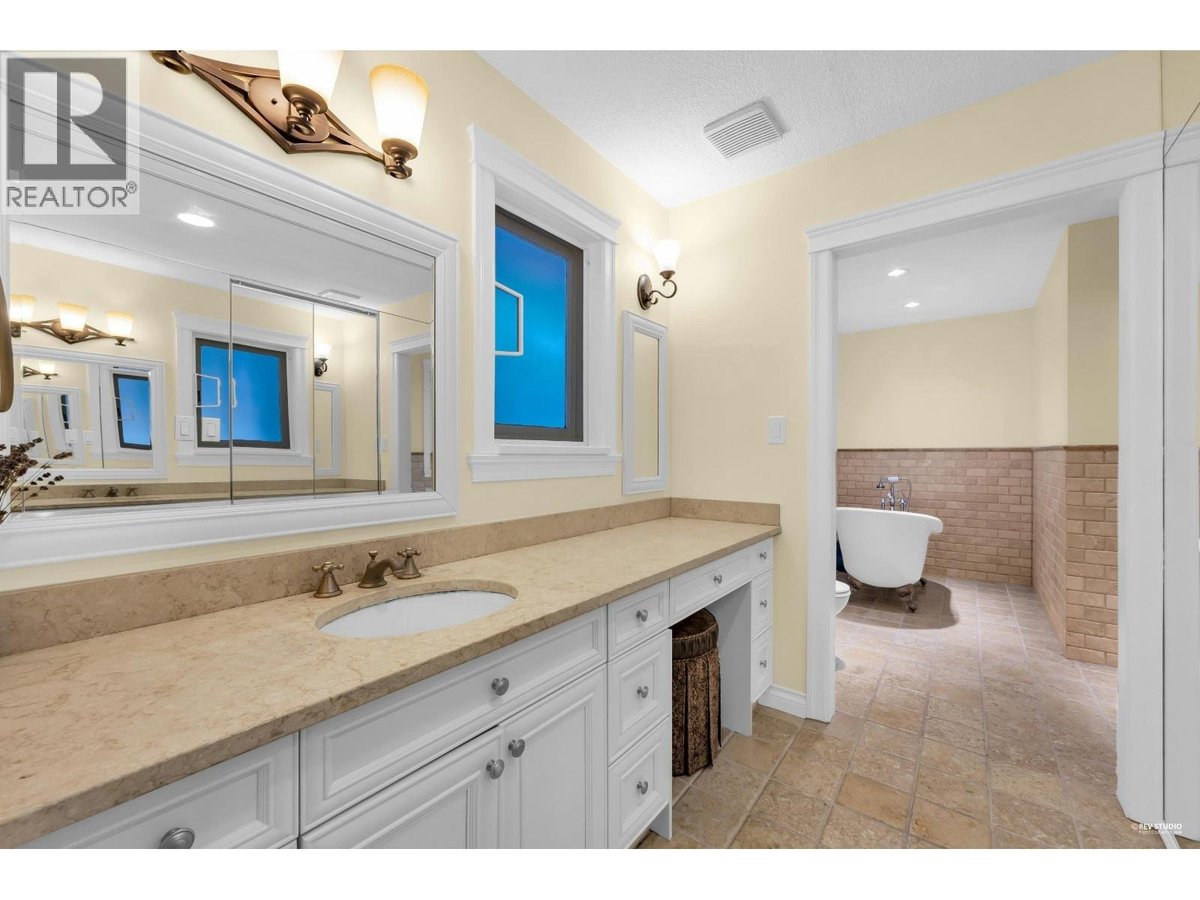 675 ST. ANDREWS ROAD - Photo 27