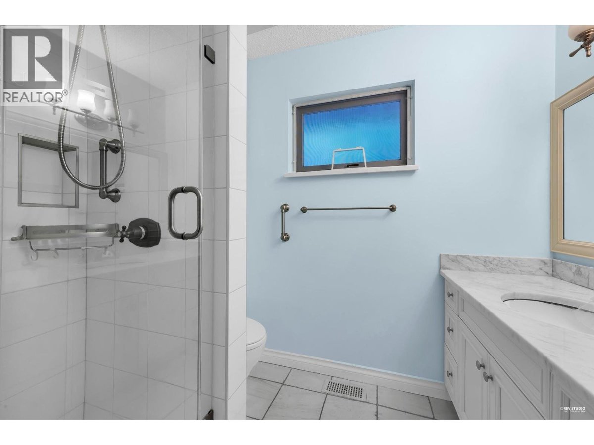 675 ST. ANDREWS ROAD - Photo 40