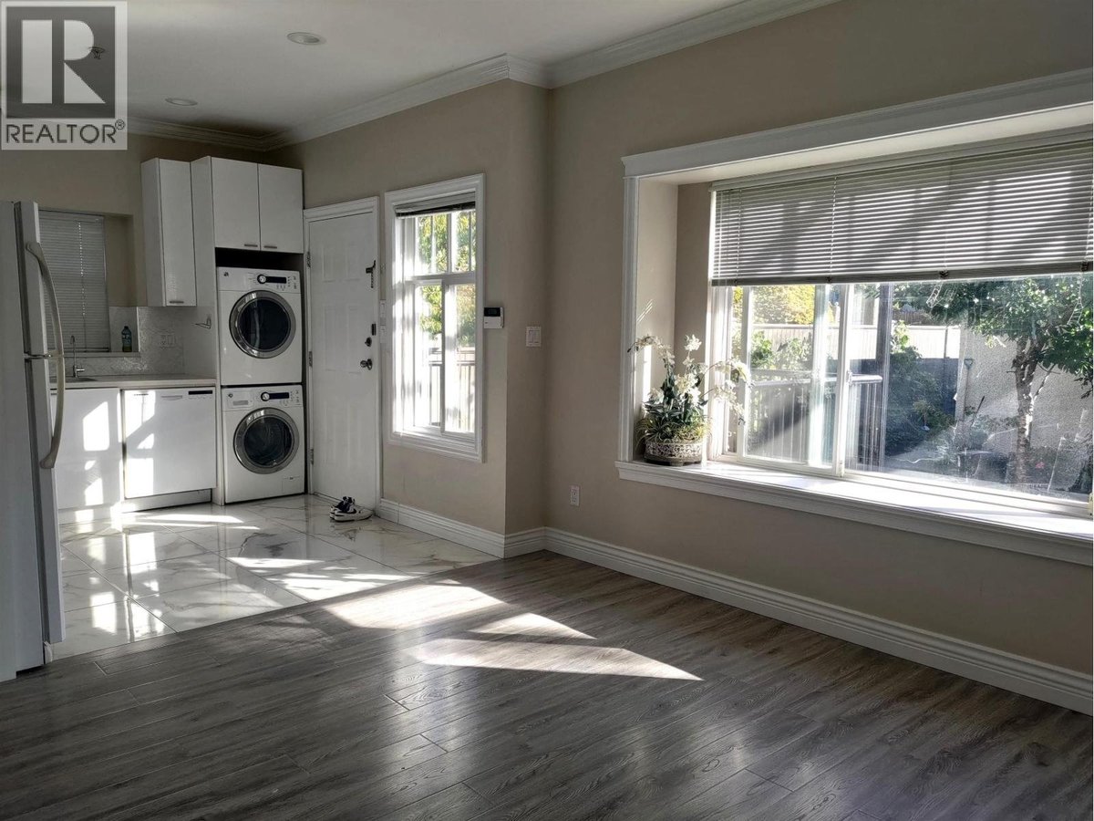 MF 8006 CARTIER STREET - Photo 2