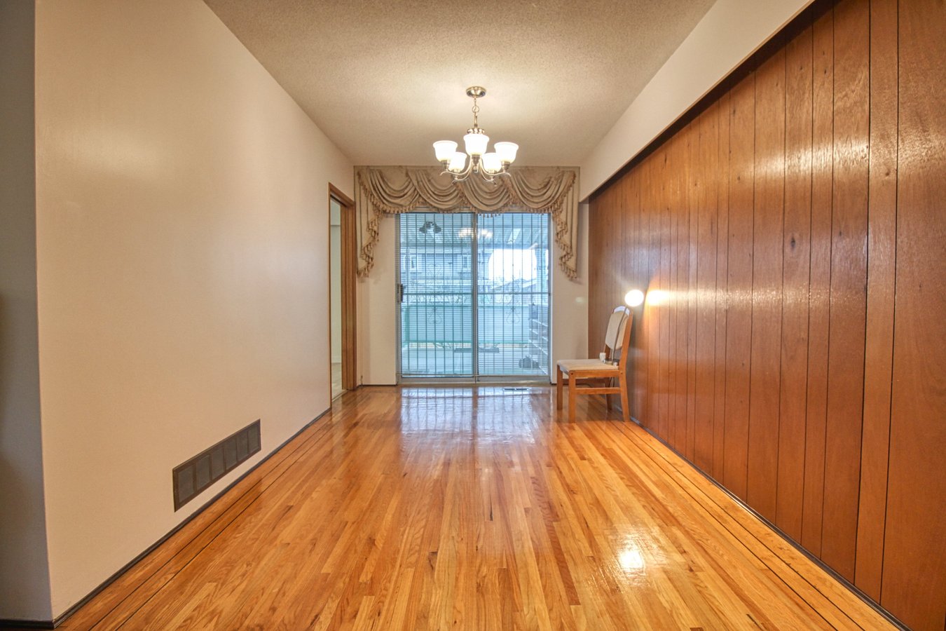 904 East 52nd Avenue - Photo 3