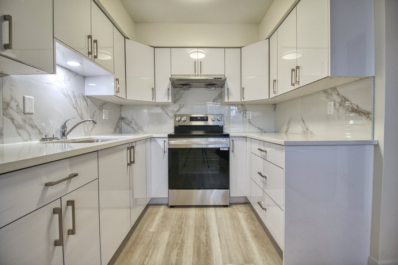 904 East 52nd Avenue - Photo 7
