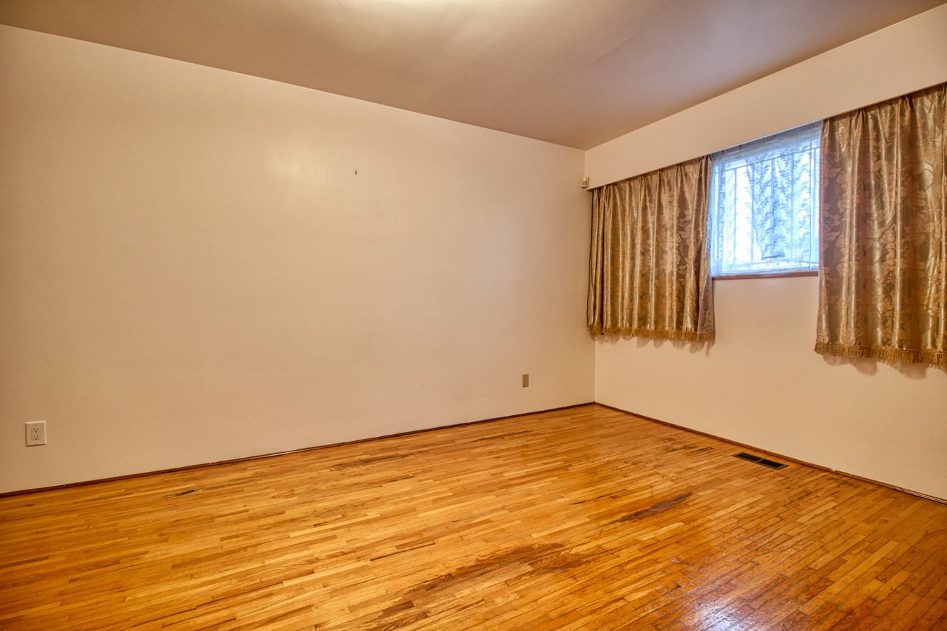 904 East 52nd Avenue - Photo 11