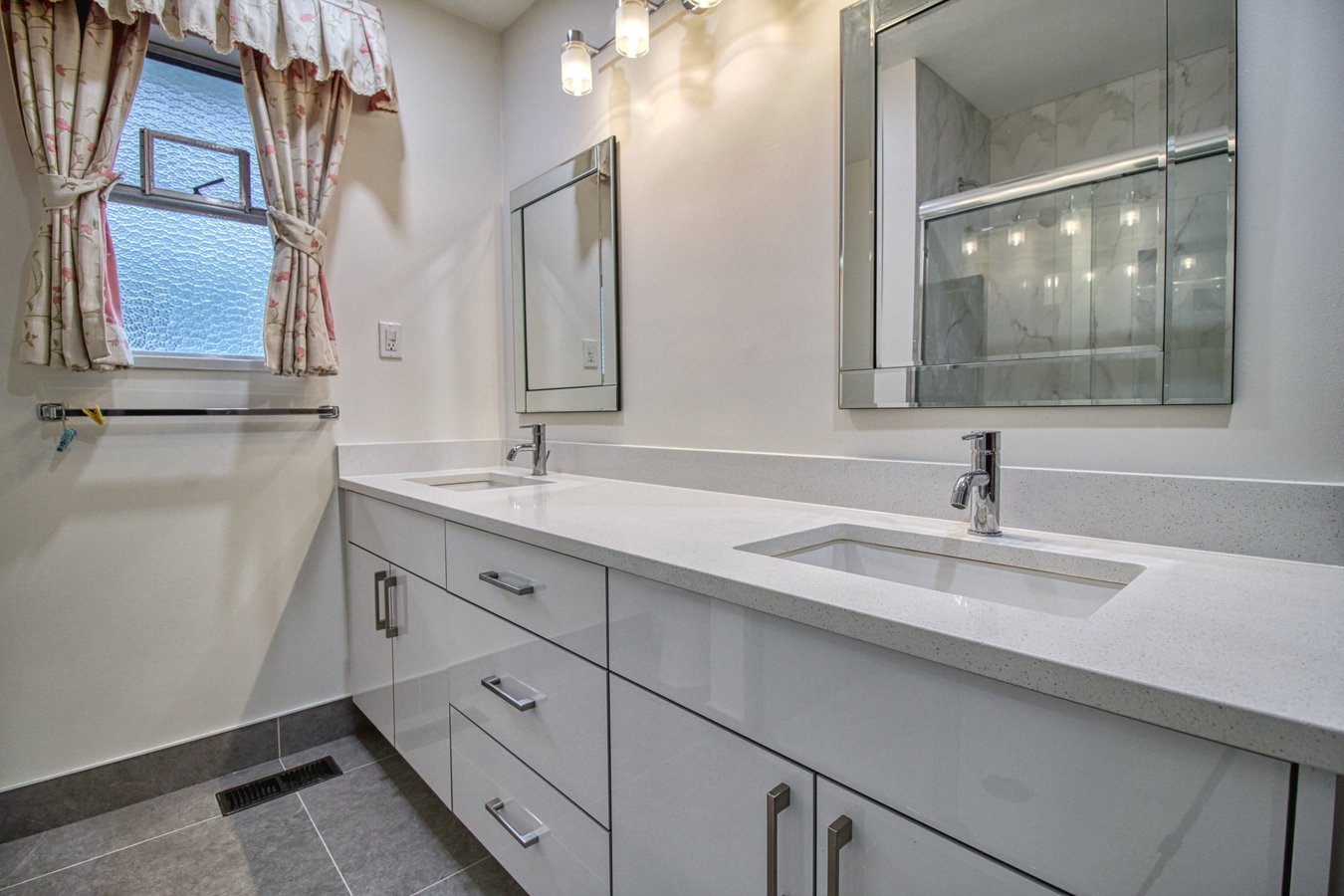 904 East 52nd Avenue - Photo 18