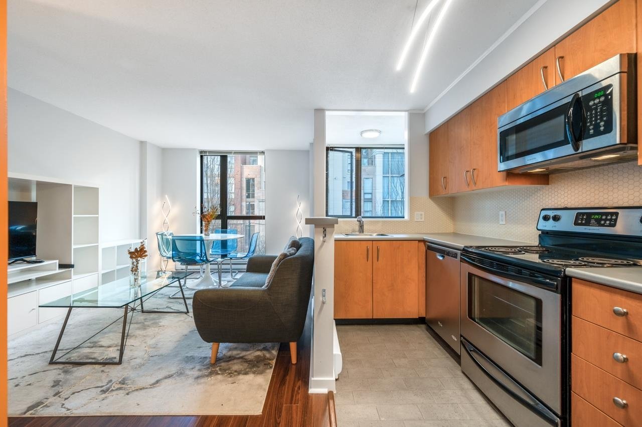 1295 Richards Street - Photo 3