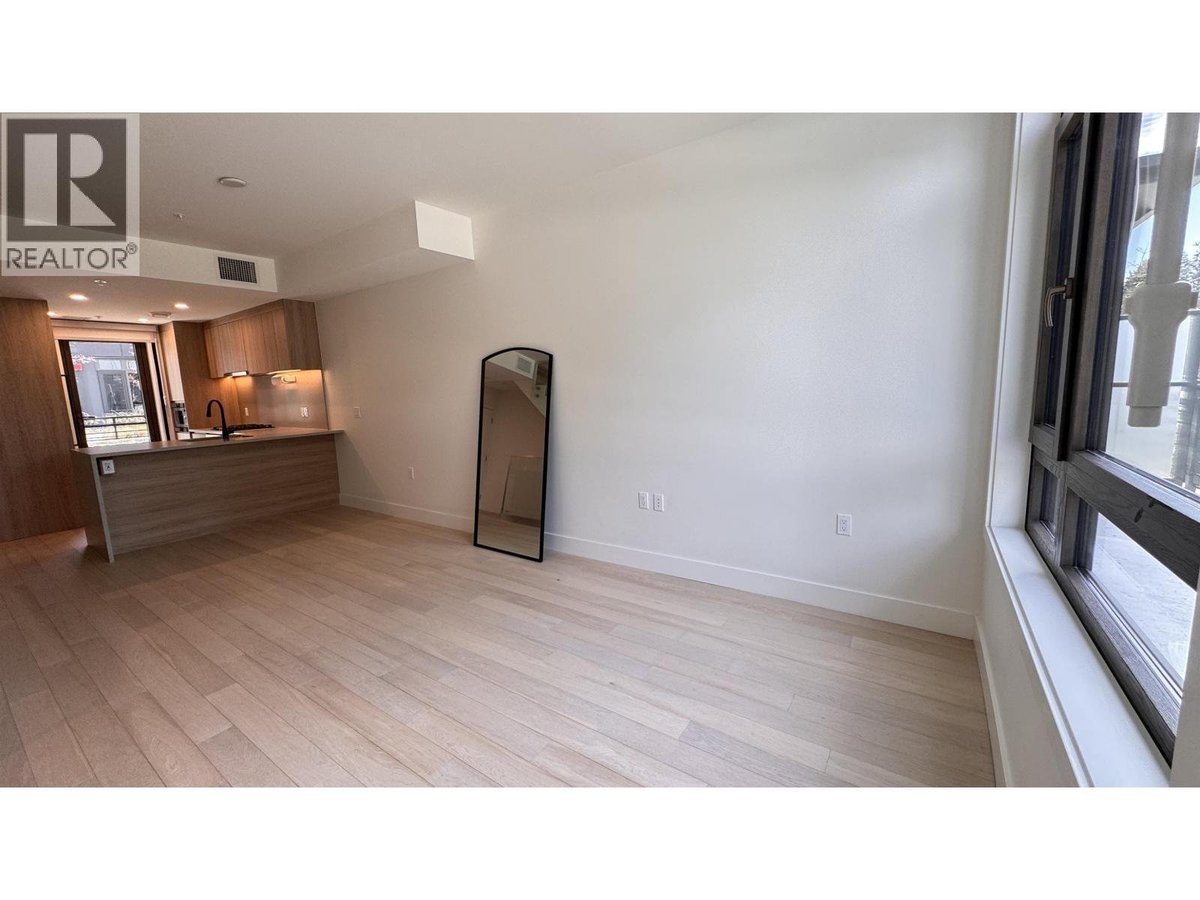 6258 OAK STREET - Photo 8