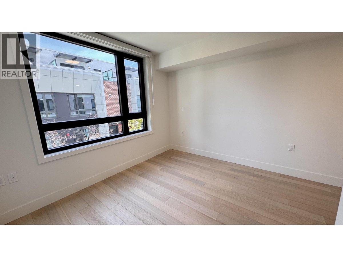6258 OAK STREET - Photo 9