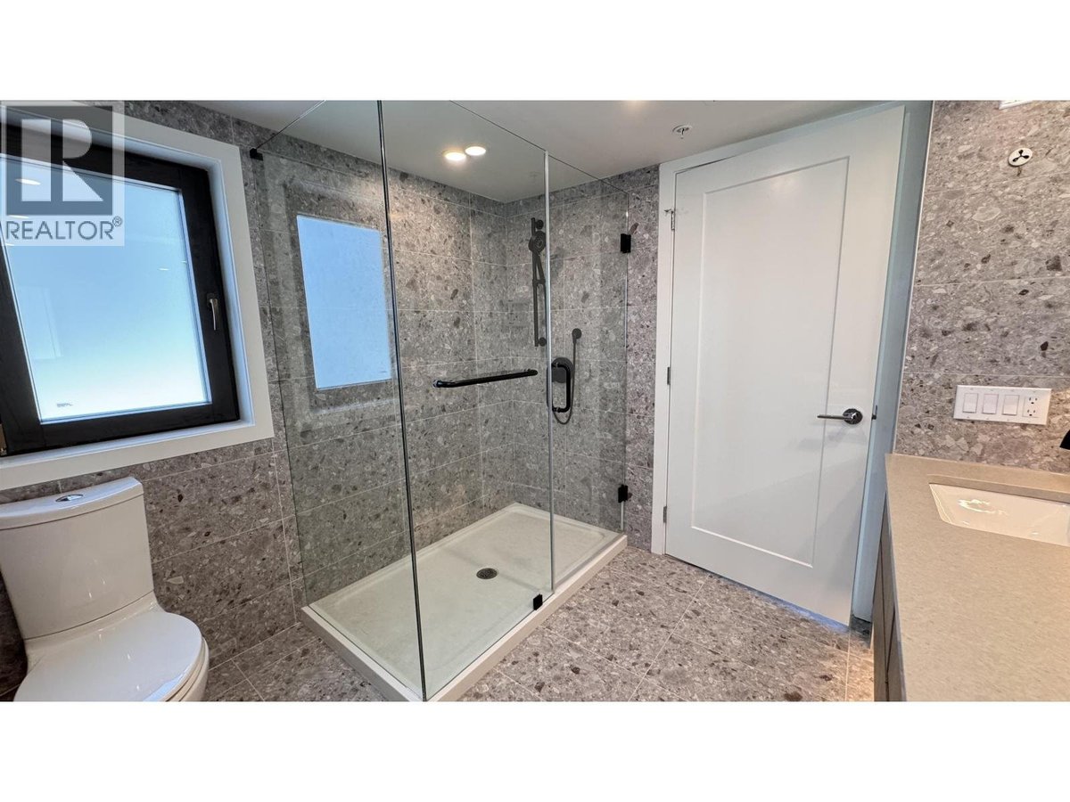 6258 OAK STREET - Photo 16
