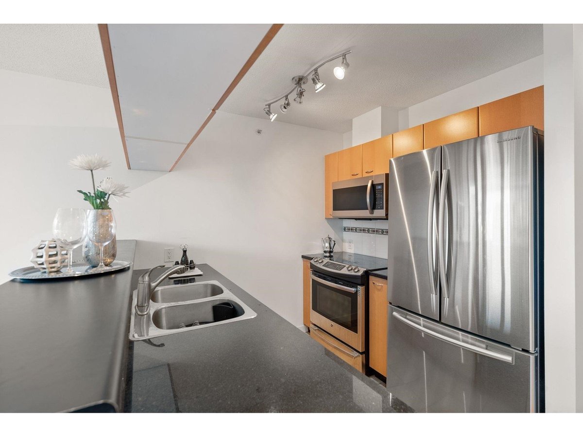 1331 Alberni Street - Photo 3