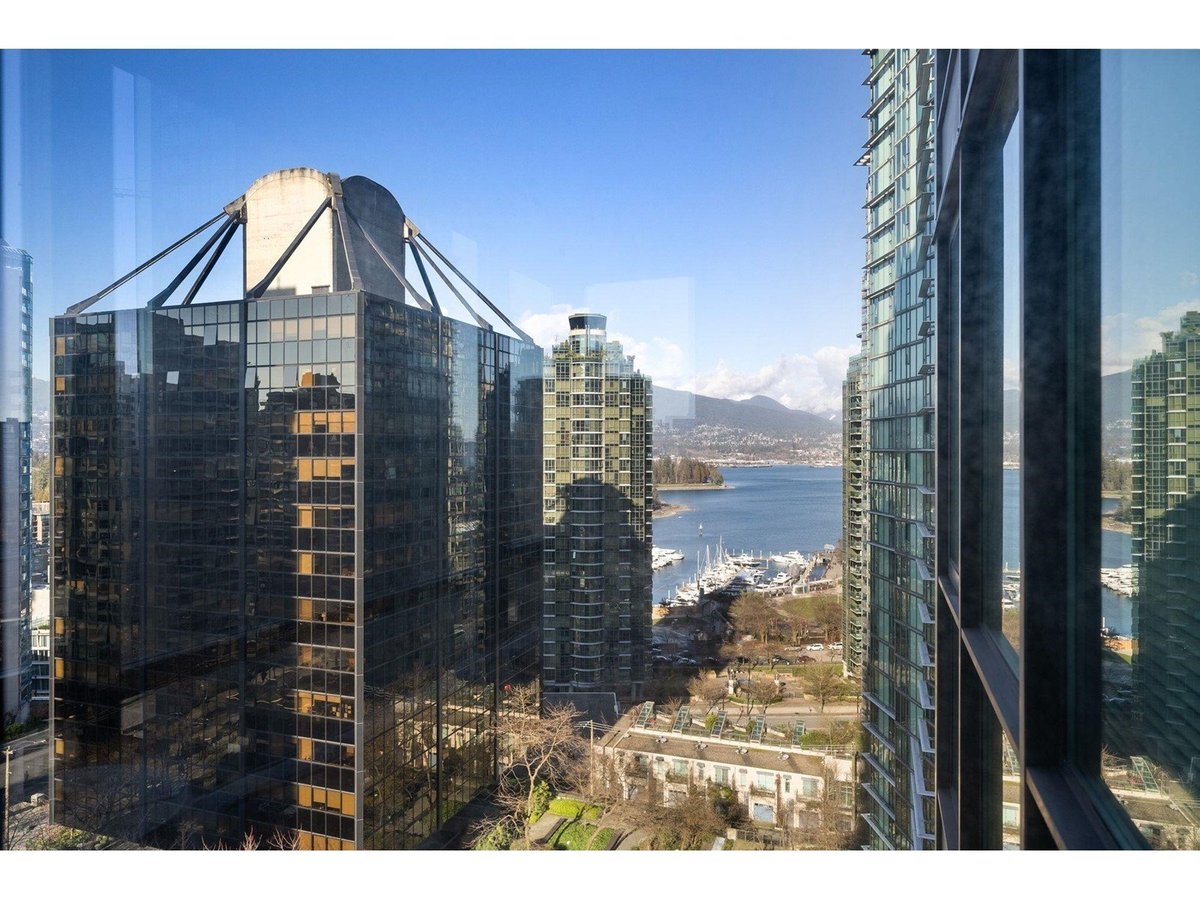 1331 Alberni Street - Photo 14