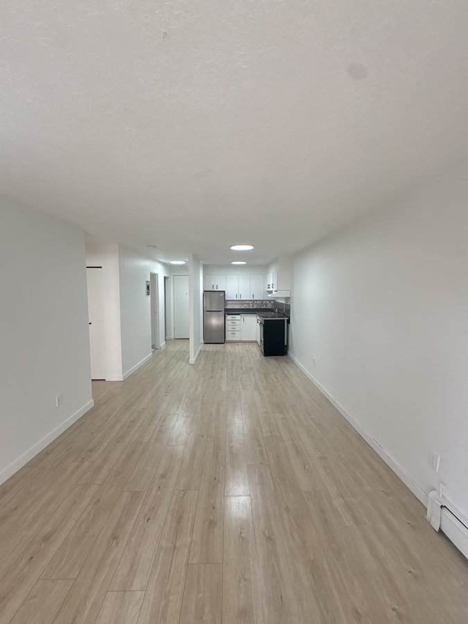 1689 Graveley Street - Photo 2