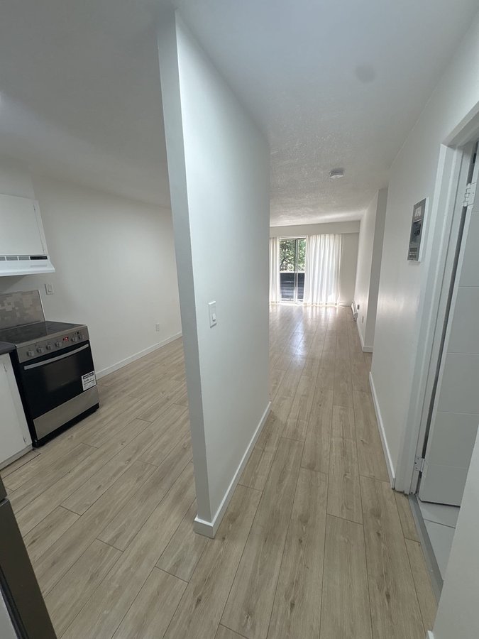 1689 Graveley Street - Photo 4