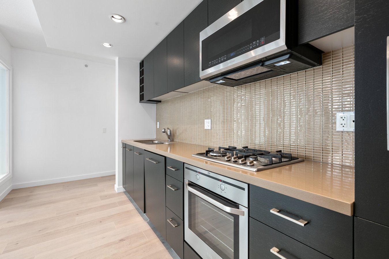 833 Homer Street - Photo 8