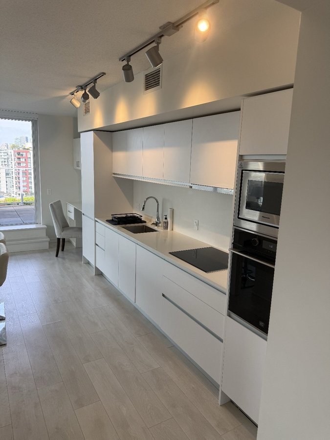 180 East 2nd Avenue - Photo 2